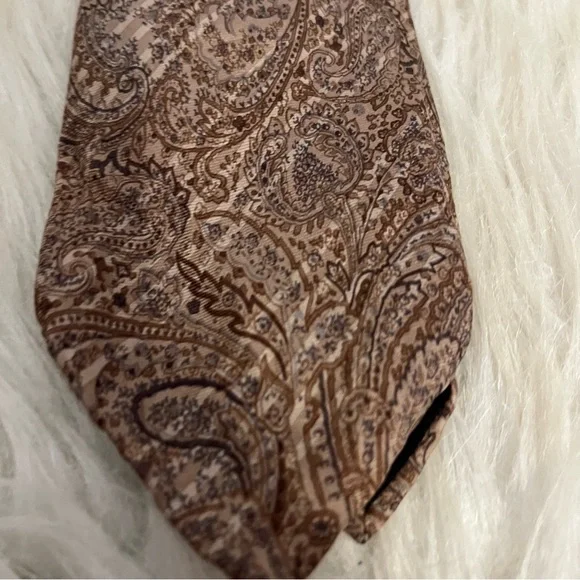 Oscar de la Renta Paisley Tie - Picture 4 of 7